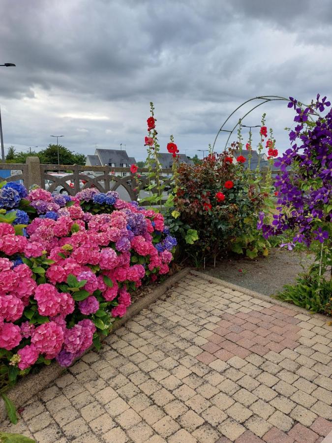 TY ANN maison avec jardin clos de mur, à proximité des commerces et à 3km des plages Penvénan Extérieur photo